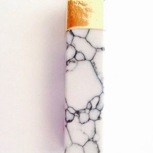 White Howlite Pendant Necklace w/ Gold Chain NWT